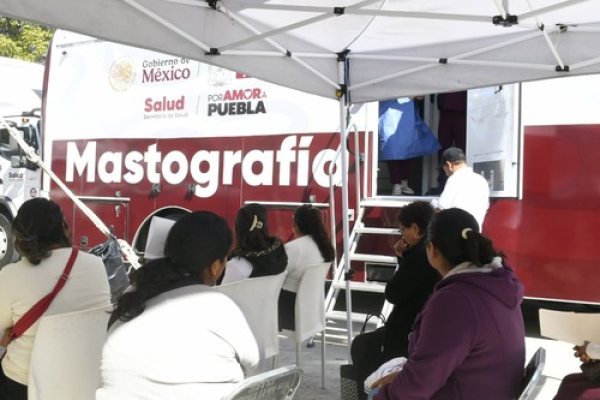 Mujeres de Tecali se previene contra el cáncer