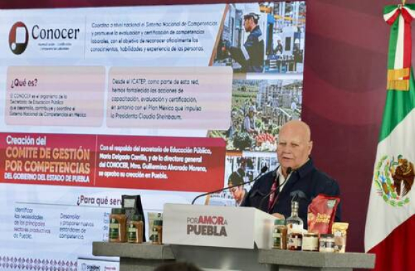 Fortalecen perfil profesional de trabajadores poblanos