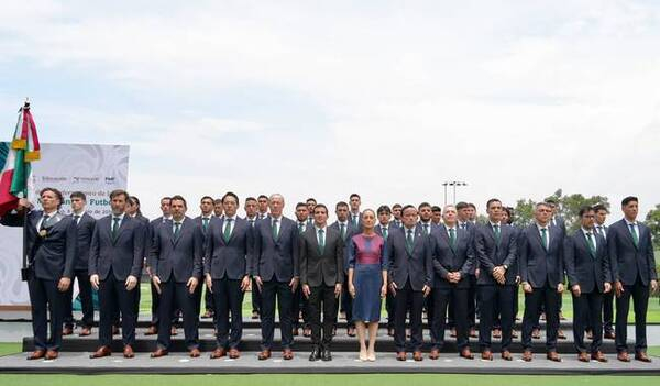 Presidenta Sheinbaum abandera a la Selección Nacional