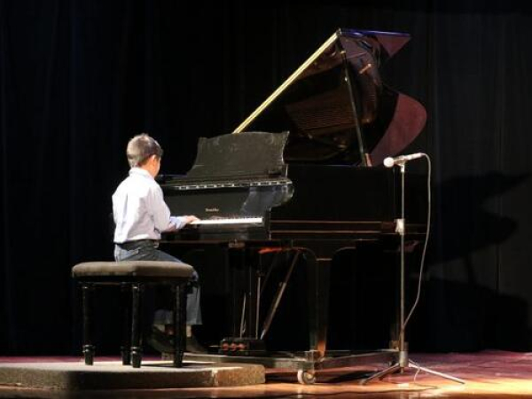 ¡Únete al equipo de Talleres de Iniciación Artística 2026!