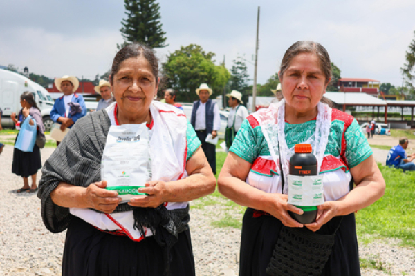 Llegó a la localidad Flor del Bosque la faena comunitaria