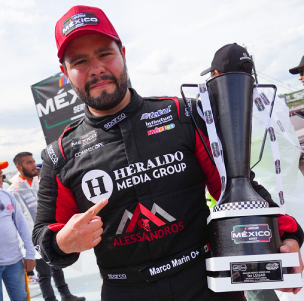 Victoria de Alessandros Racing en NASCAR Challenge