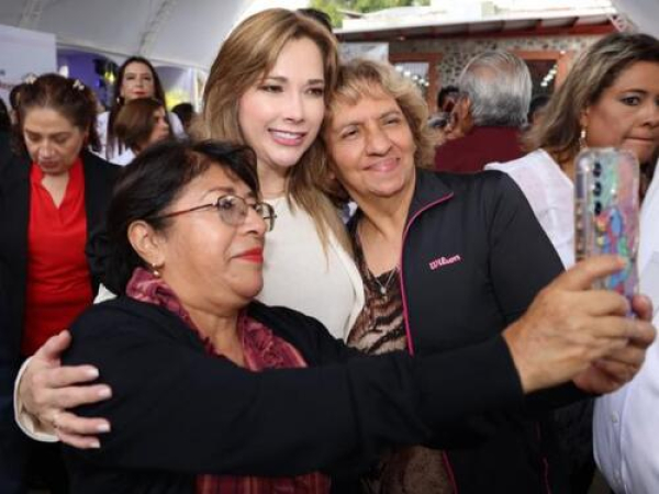 SEDIF festejan con el corazón a las y los Abuelitos