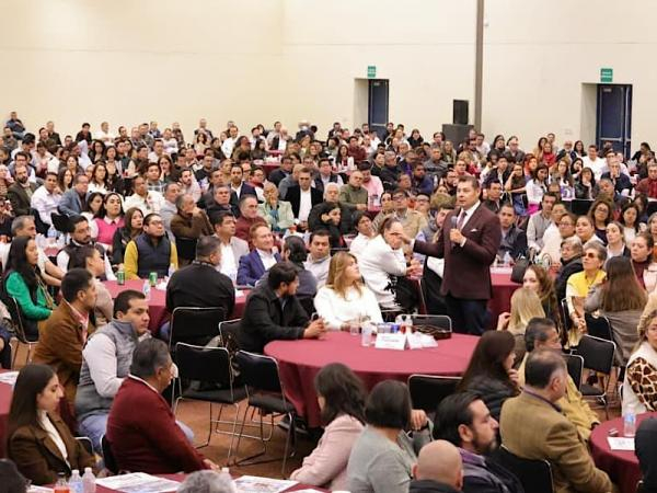 Gobernador Alejandro Armenta se re&uacute;ne con su equipo