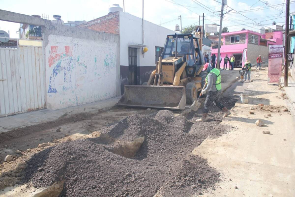 Avanza red de alcantarillado en Romero Vargas