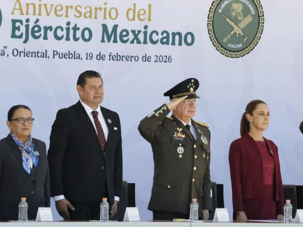 En Puebla, Federaci&oacute;n conmemora al Ej&eacute;rcito Mexicano