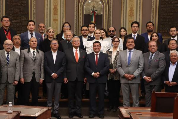 Congreso conmemora natalicio de Benito Juárez