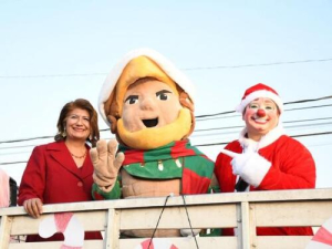 UTH realiza caravana navideña en Huejotzingo