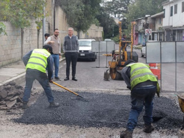 Avanza trabajos de bacheo en San José del Conde