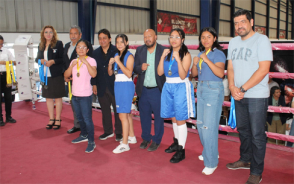 Finaliza el torneo guantes de oro de boxeo organizado por la APOBA