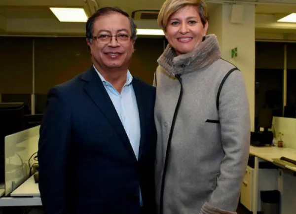 Gustavo Petro y Verónica Alcocer