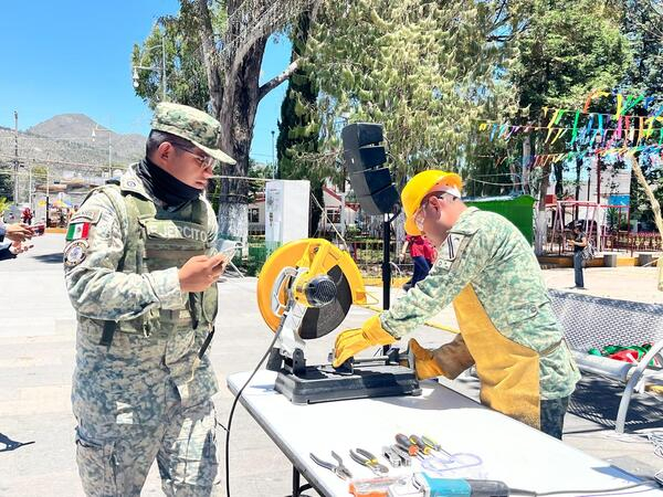 Oriental participa en desarme voluntario