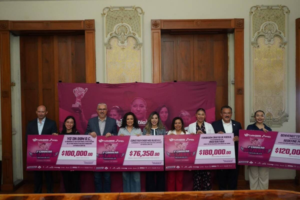 Donan 476 mil pesos para apoyar a mujeres