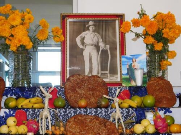 Ahuatempan coloca ofrenda monumental en IPAM