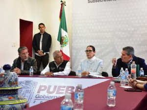 SEP mantiene di&aacute;logo con normalistas de Teteles