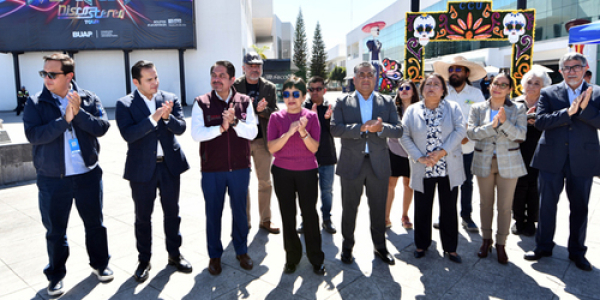 Entrega BUAP 60t al SEDIF para damnificados por lluvias