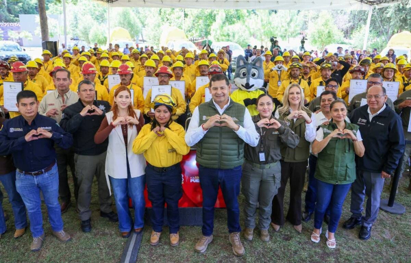 Puebla reconoce a brigadistas y guardias forestales