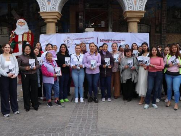 Entregan Cartilla de Derechos de las Mujeres en Tehuac&aacute;n