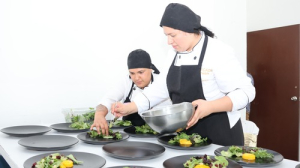 SEDIF promueve carreras técnicas en CECADE