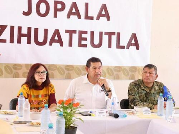 Jopala y Zihuateutla en etapa de reconstrucción: Armenta