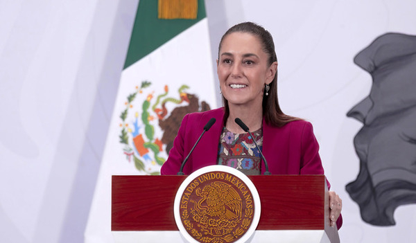Presidenta Sheinbaum presenta vehículo eléctrico "Olinia"