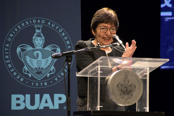 Se gradúan alumnos de la prepa 2 de Octubre