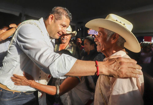 Prioritario que campesinos cuenten con recursos y se genere riqueza comunitaria: Armenta