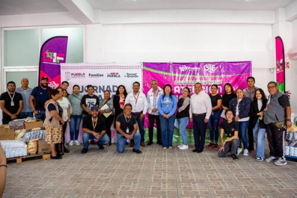 Entrega SMDIF insumos del programa “Desayunos Calientes”