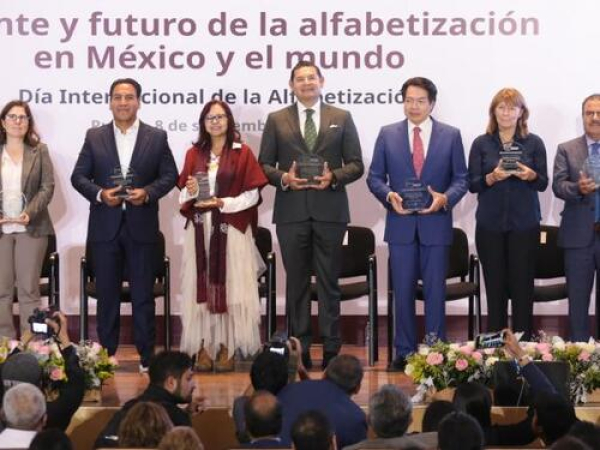 Puebla avanza en materia de alfabetización