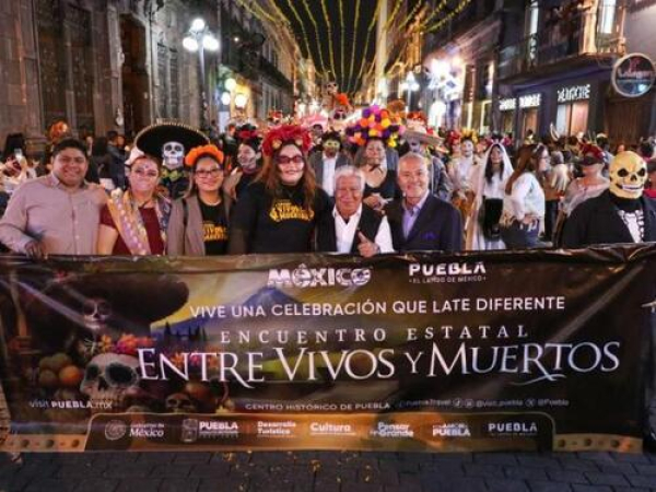 Desfile “Entre Vivos y Muertos”, es identidad cultural
