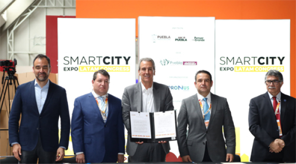 El edil Pepe Chedraui firma Carta Intención &quot;Red S14Puebla&quot;
