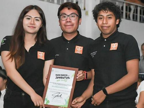 Estudiantes UTH logran 2do lugar en Premio Municipal de Juventud