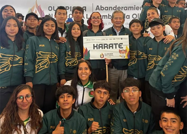 Más de 700 atletas compiten en Karate en Puebla