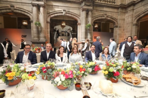 SMDIF organiza comida con causa