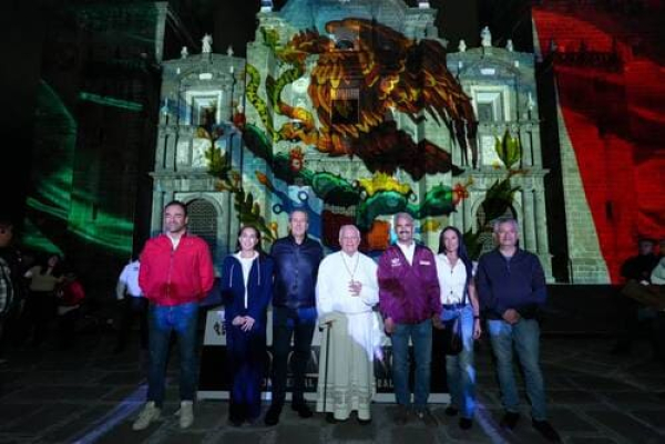 Videomapping ilumina la Catedral de Puebla