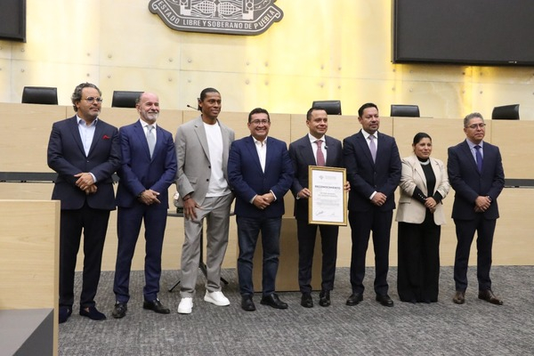 Congreso recibe a directivos del Cruz Azul