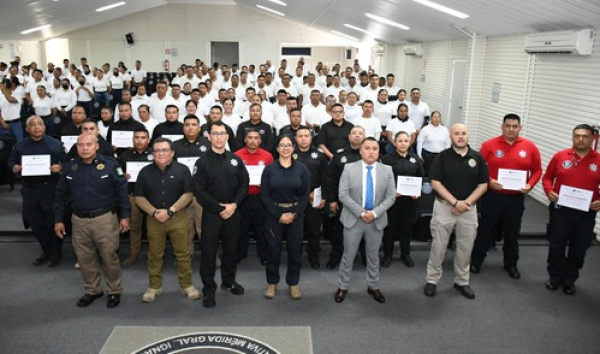 UCIPS certifica a 16 instructores caninos