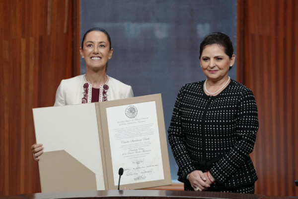 Sheinbaum recibe la constancia de Presidenta Electa de México