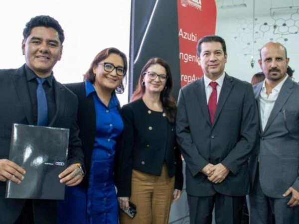 UTP participa en graduación 2026 de Audi México