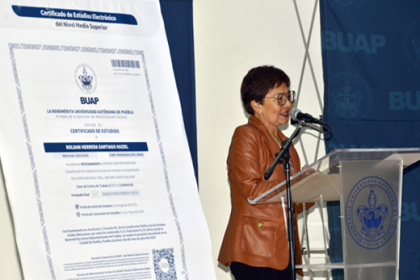 BUAP presenta un certificado de estudios electrónico