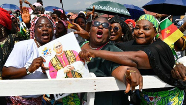 El Papa en Bamenda, rezando por el don de la paz y la reconciliación