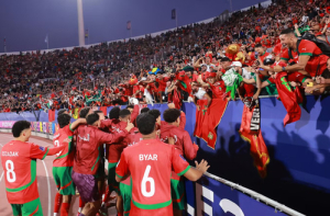 Selección de Marruecos celebrando con su afición