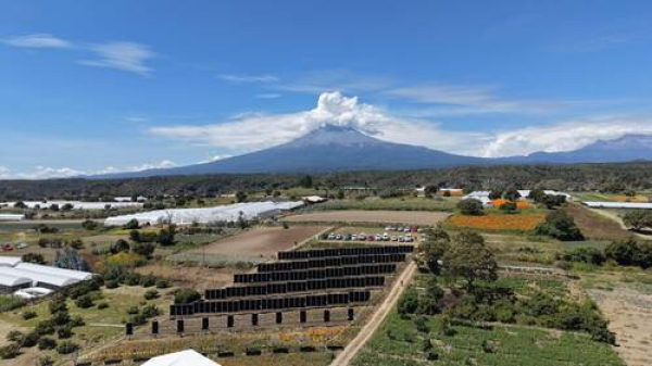 Inaugura proyecto agrovoltaico en Tianguismanalco
