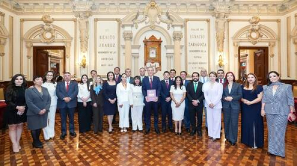 Cabildo recibe Segundo Informe de Gobierno de Pepe Chedraui