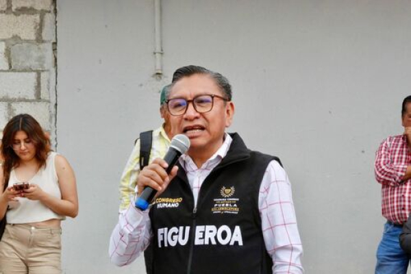 Obra Comunitaria rehabilita calles en Totimehuac&aacute;n