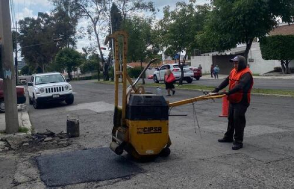 &quot;Bacheando Puebla&quot;: mejora seguridad vial