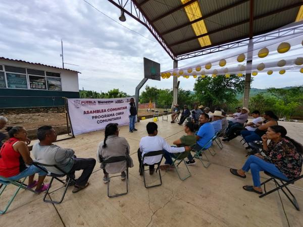 "Obra Comunitaria" rehabilita escuelas de Puebla