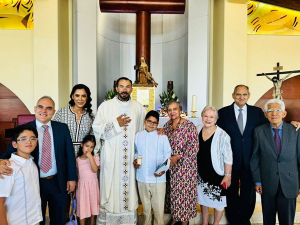 Primera Comunión del niño Emilio Jiménez Soriano, en la Parroquia del Camino