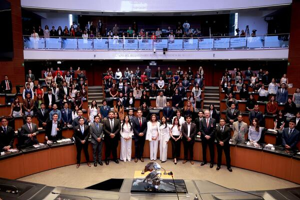 Senado inaugura Parlamento Innovación Nacional para jóvenes