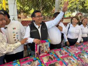 Pavel Gaspar lleva la alegr&iacute;a a Amatitl&aacute;n de Azueta